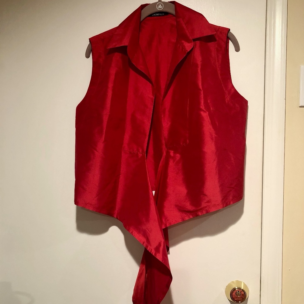JIM THOMPSON - !!reduced again
!Red Silk Wrap Top - Size 8
